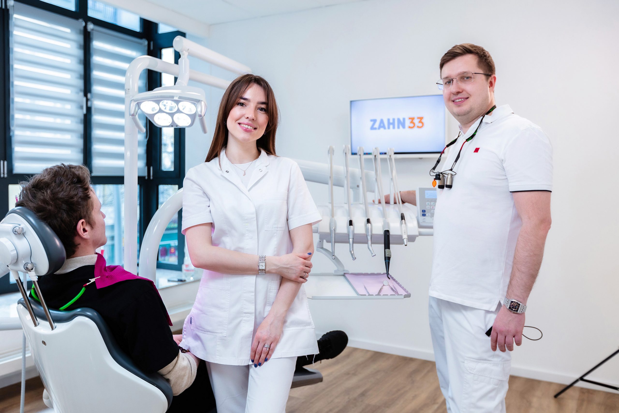 Lassen Sie Ihr Lächeln in Zahn33 erstrahlen